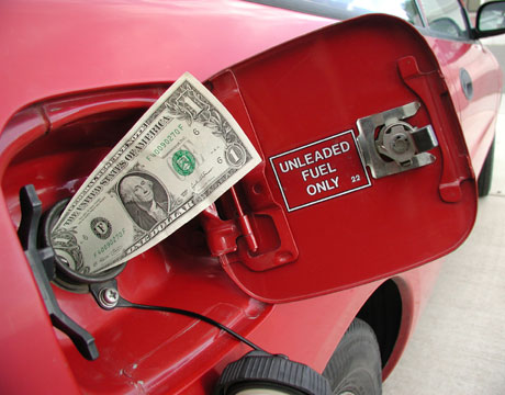 10 mẹo tiết kiệm xăng tối đa cho xe ô tô