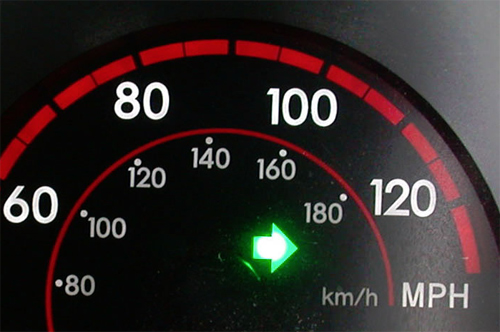 Đèn áp suất lốp nổi trên bảng đồng hồ xe Mazda | ShowRoom Mazda Giải Phóng